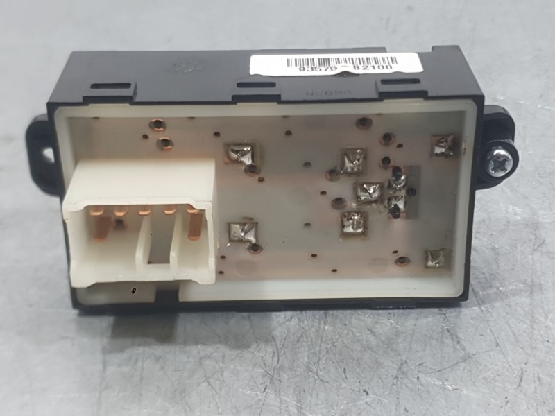 Recambio de mando elevalunas delantero derecho para kia soul ii (ps) 1.6 gdi referencia OEM IAM 93575B2100  