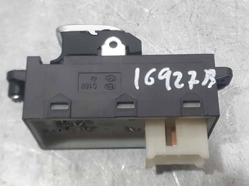 Recambio de mando elevalunas delantero derecho para kia soul ii (ps) 1.6 gdi referencia OEM IAM 93575B2100  