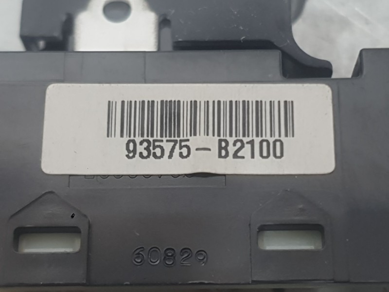 Recambio de mando elevalunas delantero derecho para kia soul ii (ps) 1.6 gdi referencia OEM IAM 93575B2100  
