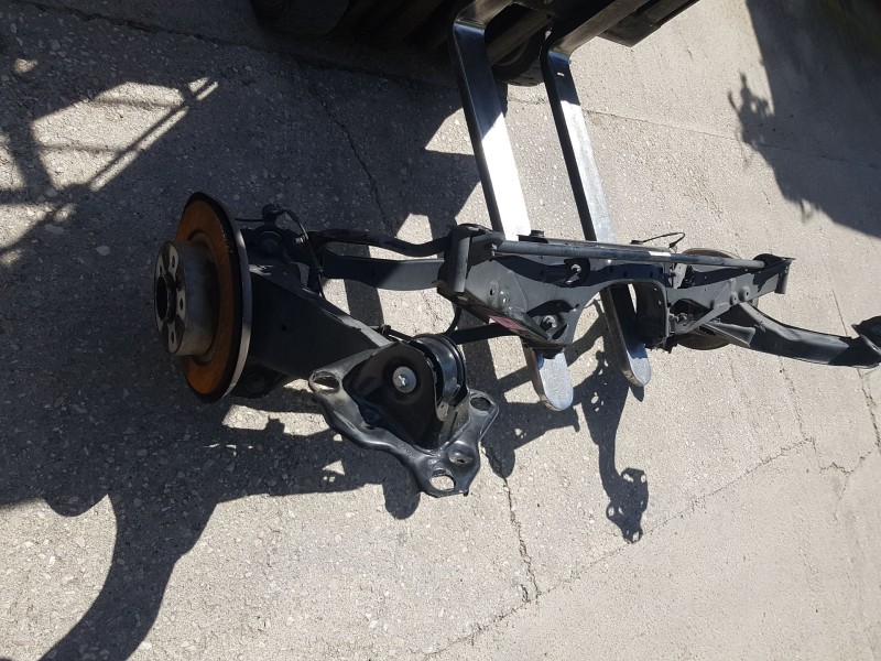 Recambio de puente trasero para bmw 2 active tourer (f45) 216 d referencia OEM IAM 33306851560  