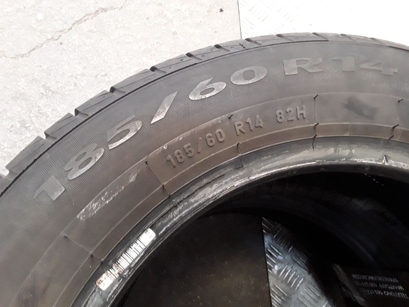 Recambio de neumatico pareja para neumaticos reutilizados - referencia OEM IAM 185601482H PIRELLI 185/60/14/82H