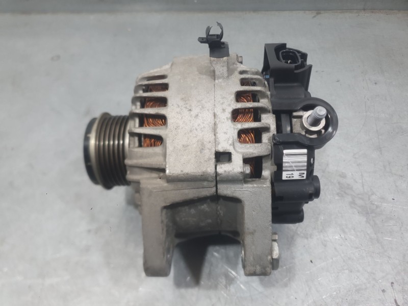 Recambio de alternador para kia soul ii (ps) 1.6 gdi referencia OEM IAM 373002B910 2625573 VALEO