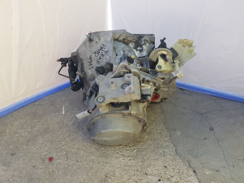 Recambio de caja cambios para peugeot 208 i (ca_, cc_) 1.5 bluehdi 100 referencia OEM IAM 20ET69  1643634980