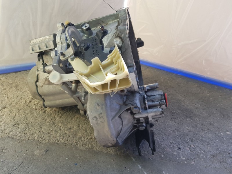 Recambio de caja cambios para peugeot 208 i (ca_, cc_) 1.5 bluehdi 100 referencia OEM IAM 20ET69  1643634980