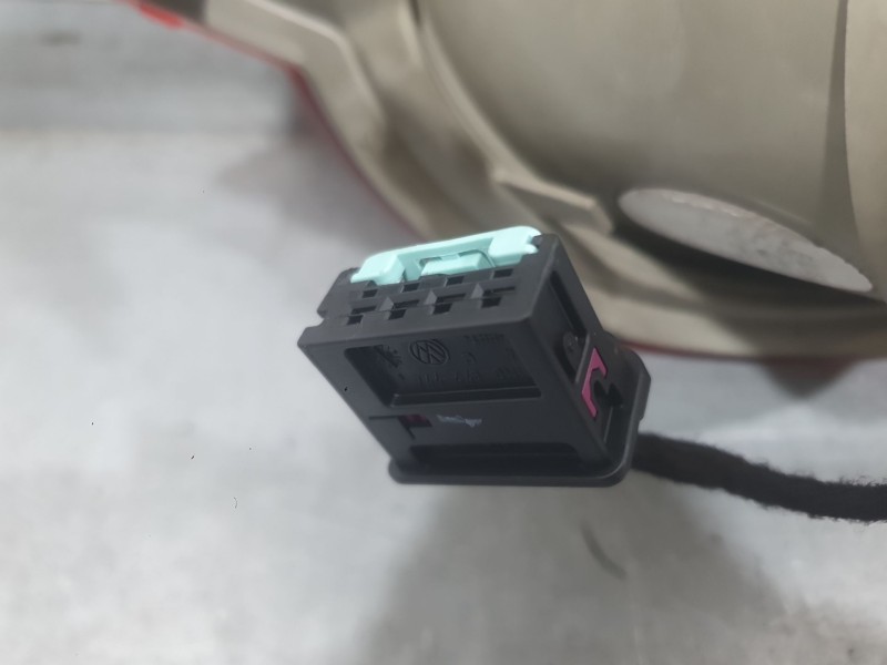 Recambio de piloto trasero izquierdo exterior para volkswagen eos (1f7, 1f8) 2.0 tdi referencia OEM IAM 1Q0945257A 1Q0945095H 