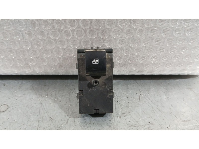 Recambio de mando elevalunas trasero derecho para opel astra j sports tourer (p10) 1.7 cdti (35) referencia OEM IAM 13301888  