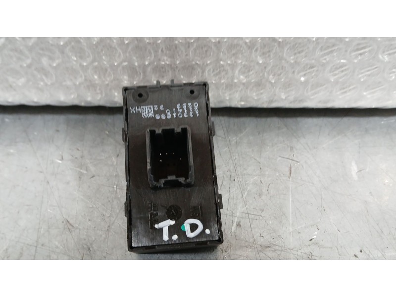Recambio de mando elevalunas trasero derecho para opel astra j sports tourer (p10) 1.7 cdti (35) referencia OEM IAM 13301888  