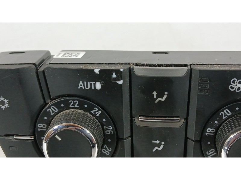 Recambio de mando climatizador para opel astra j sports tourer (p10) 1.7 cdti (35) referencia OEM IAM 13343707 DELPHI BOTONES PE
