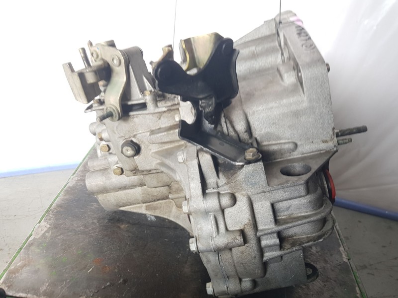 Recambio de caja cambios para nissan primera hatchback (p12) 1.9 dci referencia OEM IAM ND0102 3201000QEZ A004210