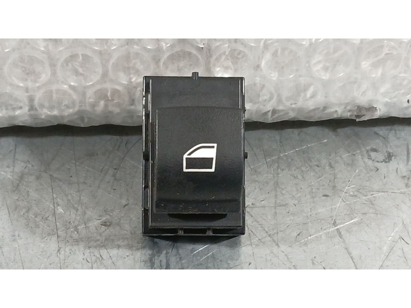 Recambio de mando elevalunas delantero derecho para bmw 2 active tourer (f45) 216 d referencia OEM IAM 61319208107  