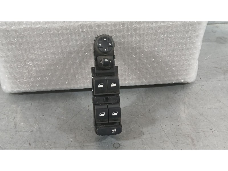 Recambio de mando elevalunas delantero izquierdo para opel corsa f (p2jo) 1.2 (68) referencia OEM IAM 96788281ZD C/MANDO RETROVI