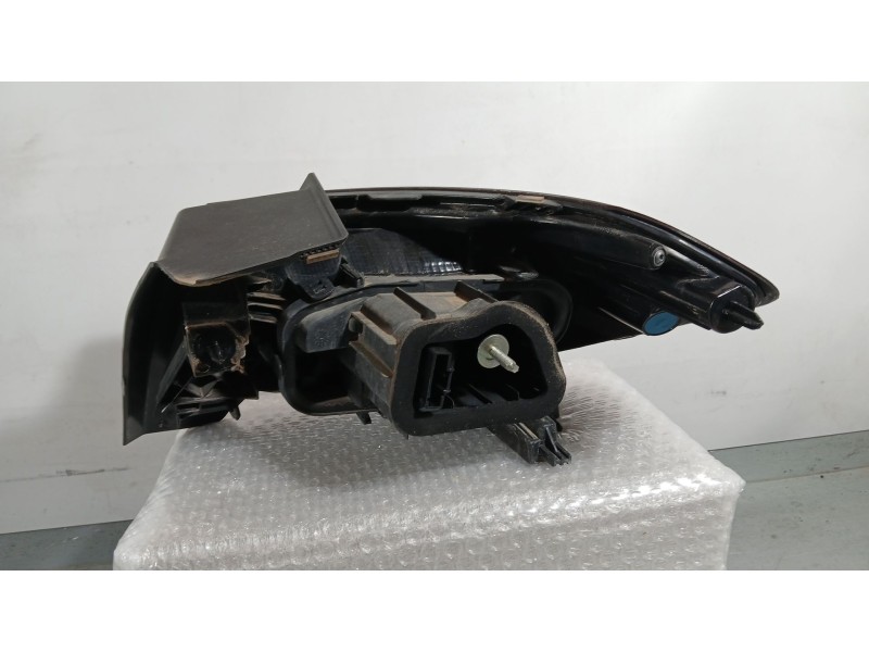 Recambio de piloto trasero izquierdo exterior para opel corsa f (p2jo) 1.2 (68) referencia OEM IAM 9829317380 VALEO 90194151