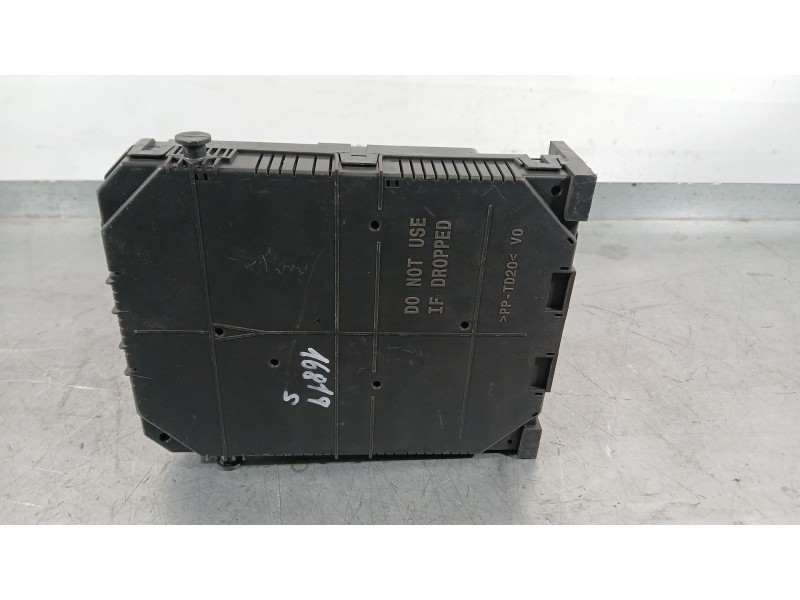 Recambio de caja reles / fusibles para peugeot 5008 ii (mc_, mj_, mr_, m4_) 1.2 (mrhnyh, mrhnyw, mrhnsj, mrhnsu, mrhnsm) referen
