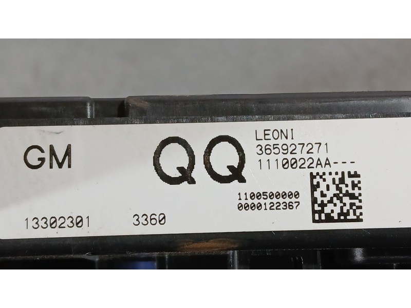 Recambio de caja reles / fusibles para opel astra j sports tourer (p10) 1.7 cdti (35) referencia OEM IAM 13302301  365967371