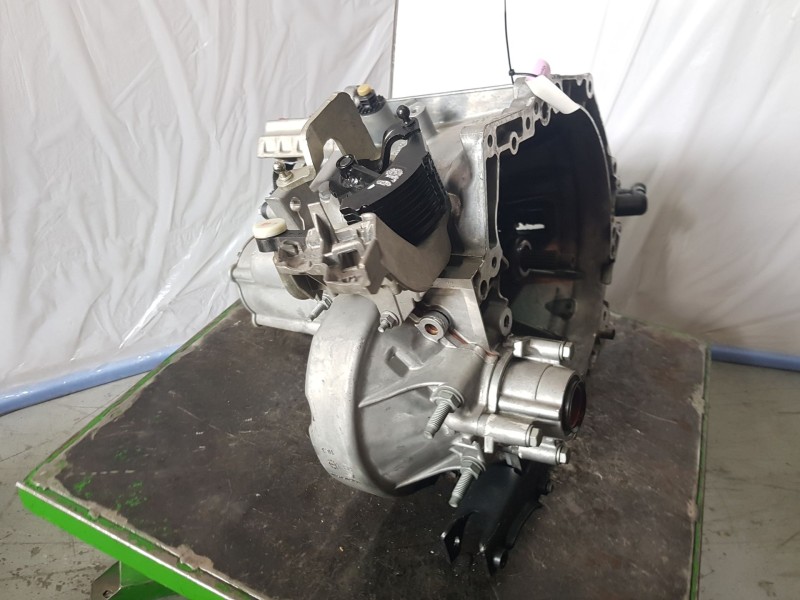 Recambio de caja cambios para citroën c3 iii (sx) 1.5 bluehdi 100 (sxyhyp, sxyhtu) referencia OEM IAM 20R102 3013140C 1627701880