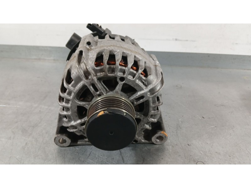 Recambio de alternador para opel corsa f (p2jo) 1.2 (68) referencia OEM IAM 9835689480 VALEO FG12T163