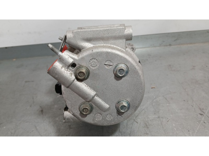 Recambio de compresor aire acondicionado para opel corsa f (p2jo) 1.2 (68) referencia OEM IAM 9827596080 9827596380 WXQ085C
