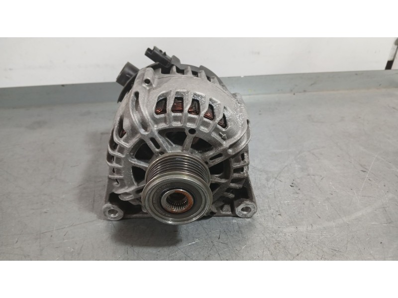 Recambio de alternador para opel corsa f (p2jo) 1.2 (68) referencia OEM IAM 9826574080 VALEO 2719831C