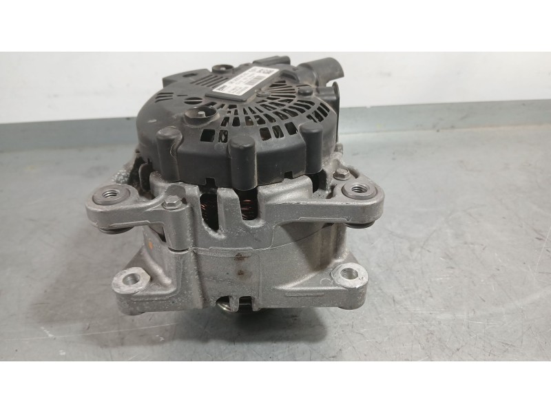 Recambio de alternador para opel corsa f (p2jo) 1.2 (68) referencia OEM IAM 9826574080 VALEO 2719831C