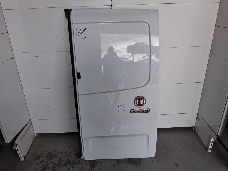 Recambio de puerta trasera derecha carga para fiat talento furgoneta (296_) 2.0 ecojet referencia OEM IAM 6000640919 TOCADA 