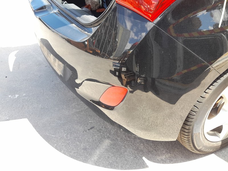 Recambio de paragolpes trasero para hyundai i30 (gd) 1.4 referencia OEM IAM 86611A6000 ROZADO - TOCADO 