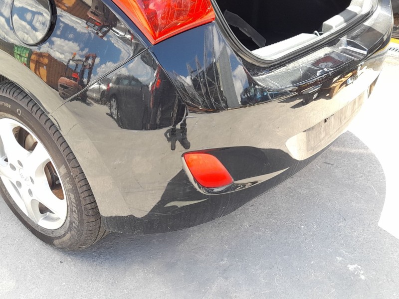 Recambio de paragolpes trasero para hyundai i30 (gd) 1.4 referencia OEM IAM 86611A6000 ROZADO - TOCADO 