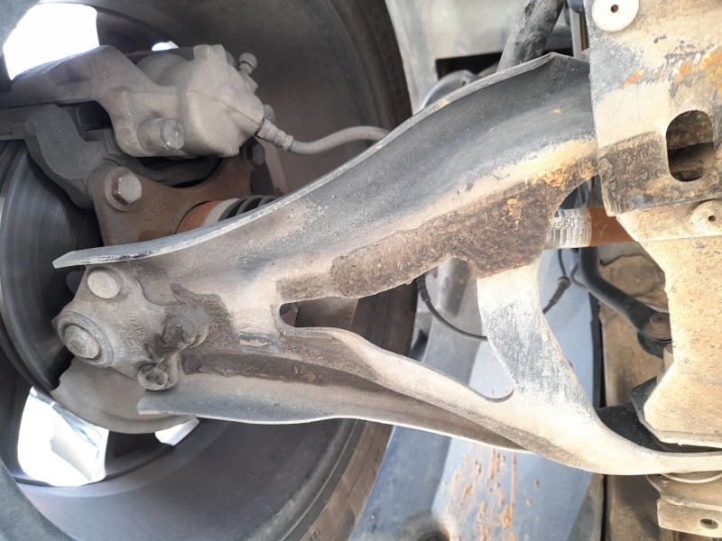 Recambio de brazo suspension inferior delantero derecho para dacia duster (hm_) 1.5 dci 115 4x4 (hmad) referencia OEM IAM 545040