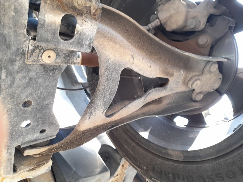 Recambio de brazo suspension inferior delantero izquierdo para dacia duster (hm_) 1.5 dci 115 4x4 (hmad) referencia OEM IAM 5450