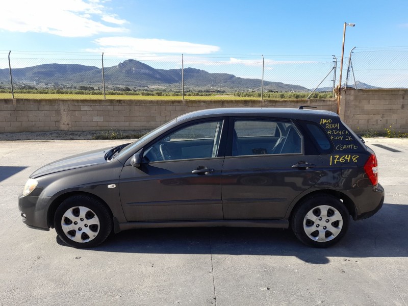 kia cerato i hatchback (ld) del año 2004