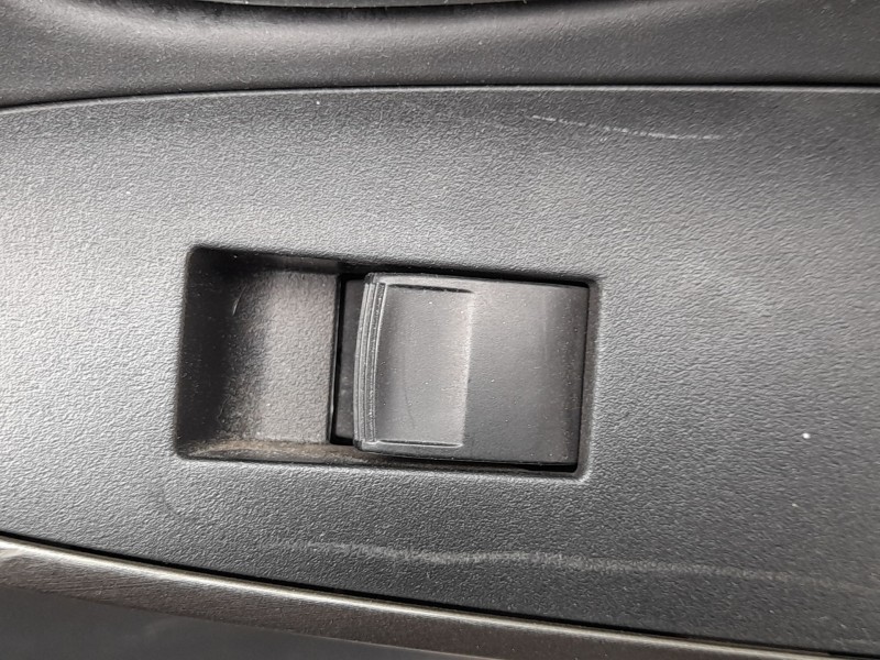 Recambio de mando elevalunas trasero derecho para toyota rav 4 iii (_a3_) 2.0 (zsa35_) referencia OEM IAM 848100D030  