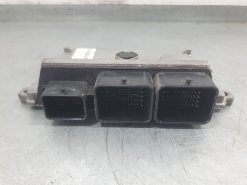 Recambio de centralita motor uce para citroën c4 cactus 1.2 vti 82 referencia OEM IAM 9811545080 161390531 VALEO