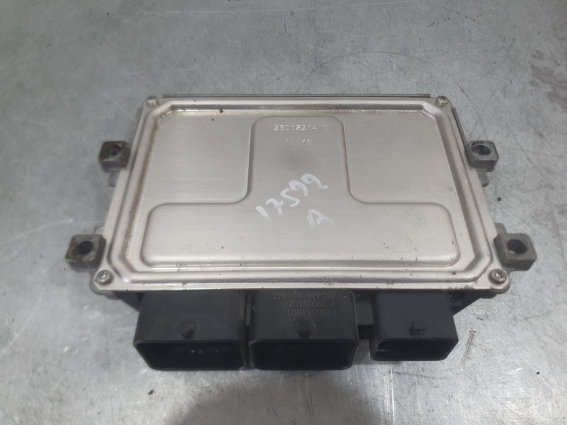 Recambio de centralita motor uce para citroën c4 cactus 1.2 vti 82 referencia OEM IAM 9811545080 161390531 VALEO