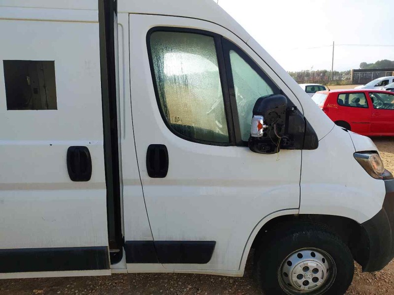 Recambio de puerta delantera derecha para peugeot boxer furgón l3h2 referencia OEM IAM 9004EC  
