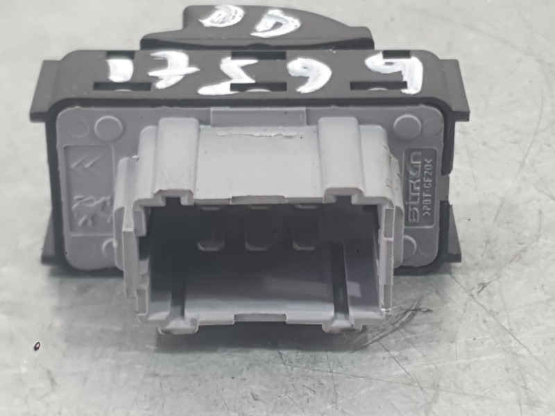 Recambio de mando elevalunas delantero derecho para citroën c4 cactus 1.2 vti 82 referencia OEM IAM 98016307ZD  