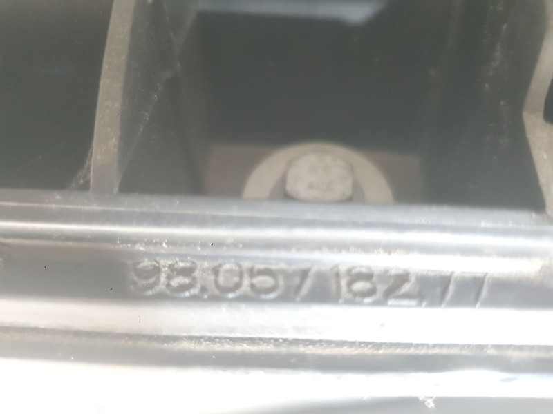 Recambio de barras techo para citroën c4 cactus 1.2 vti 82 referencia OEM IAM 9805718277  
