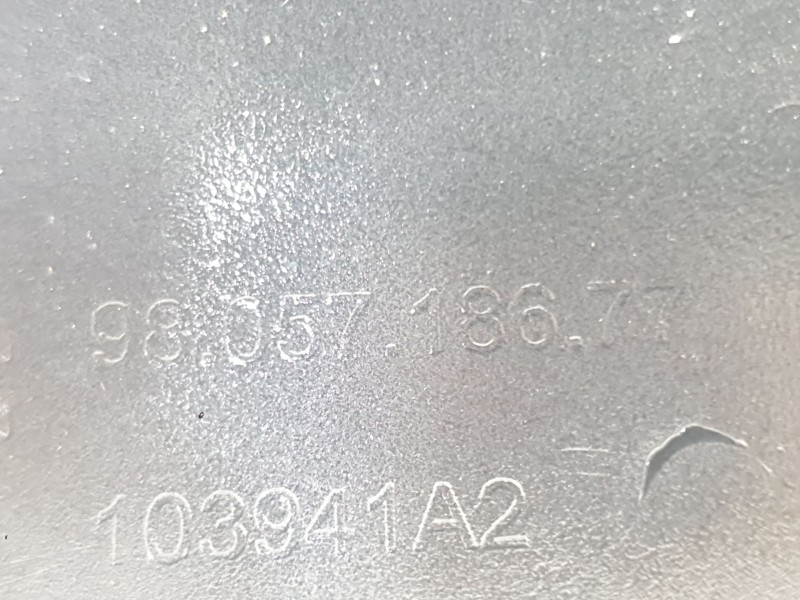 Recambio de barras techo para citroën c4 cactus 1.2 vti 82 referencia OEM IAM 9805718277  