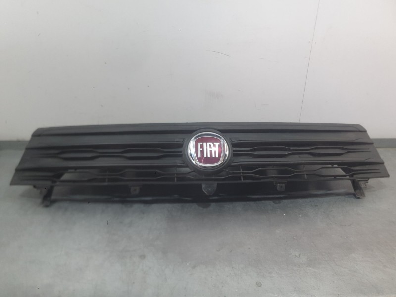 Recambio de rejilla delantera para fiat talento furgoneta (296_) 2.0 ecojet referencia OEM IAM 623106388R  