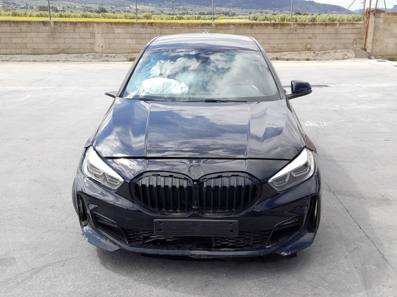 bmw 1 (f40) del año 2023