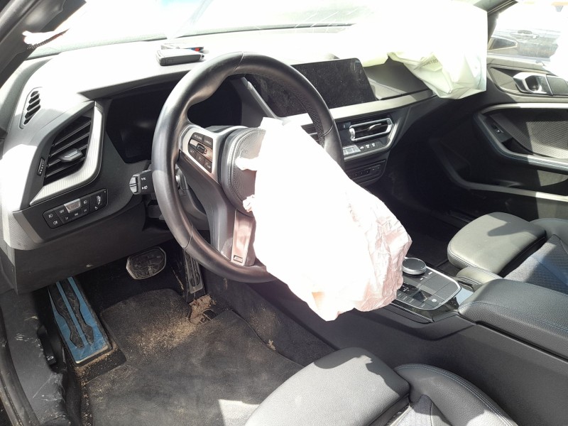 bmw 1 (f40) del año 2023