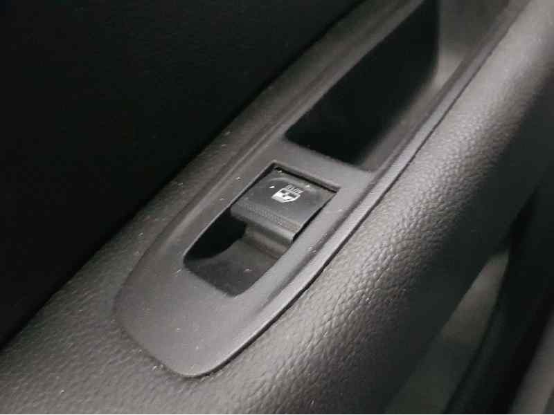 Recambio de mando elevalunas trasero derecho para renault clio v techno referencia OEM IAM 254218388R  