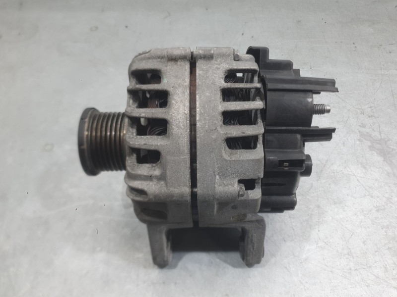 Recambio de alternador para renault megane iv hatchback (b9a/m/n_) 1.2 tce 130 (b9mr) referencia OEM IAM 231006677R 231000643R 