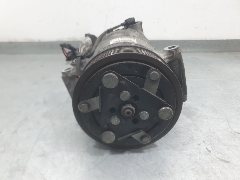 Recambio de compresor aire acondicionado para renault megane iv hatchback (b9a/m/n_) 1.2 tce 130 (b9mr) referencia OEM IAM 92600
