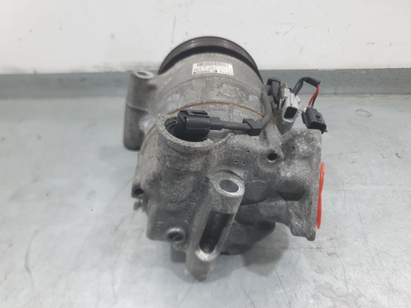 Recambio de compresor aire acondicionado para renault megane iv hatchback (b9a/m/n_) 1.2 tce 130 (b9mr) referencia OEM IAM 92600