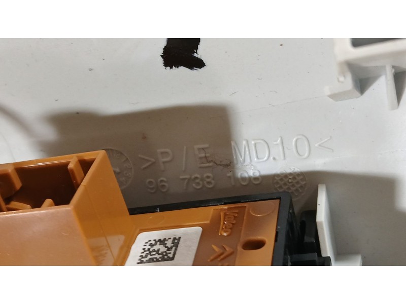 Recambio de luz interior para peugeot 208 i (ca_, cc_) 1.5 bluehdi 100 referencia OEM IAM 96738108  