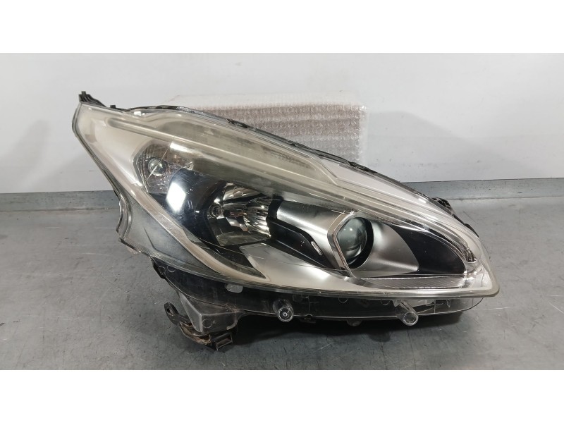 Recambio de faro derecho para peugeot 208 i (ca_, cc_) 1.5 bluehdi 100 referencia OEM IAM 9822690180 VALEO SUCIO 90132562