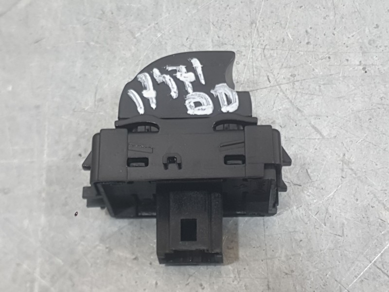 Recambio de mando elevalunas delantero derecho para renault megane iv hatchback (b9a/m/n_) 1.2 tce 130 (b9mr) referencia OEM IAM