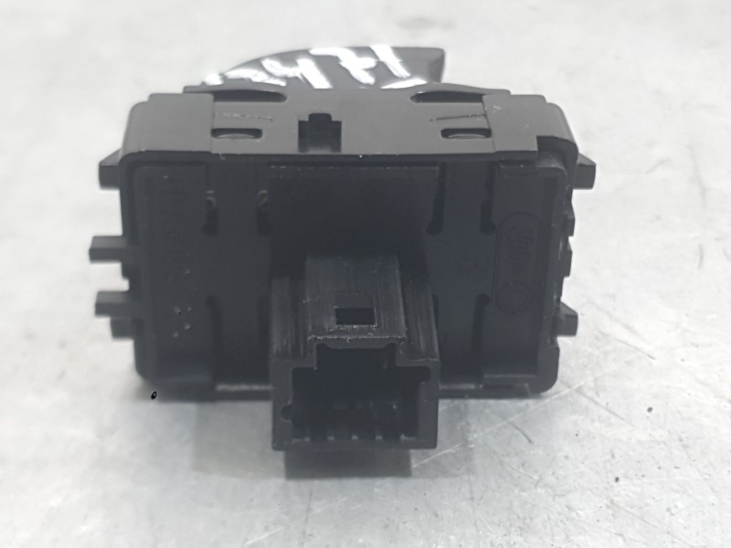 Recambio de mando elevalunas trasero izquierdo para renault megane iv hatchback (b9a/m/n_) 1.2 tce 130 (b9mr) referencia OEM IAM