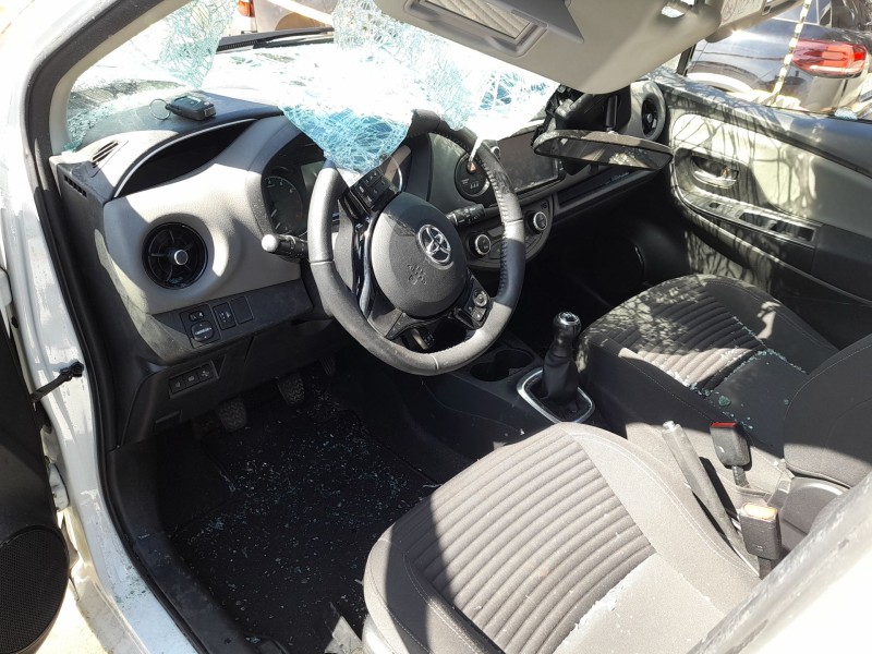 toyota yaris (_p13_) del año 2019
