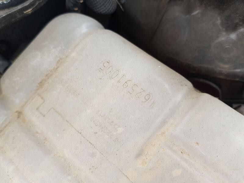 Recambio de deposito expansion para opel insignia a sports tourer (g09) 1.6 cdti (35) referencia OEM IAM 39066025  