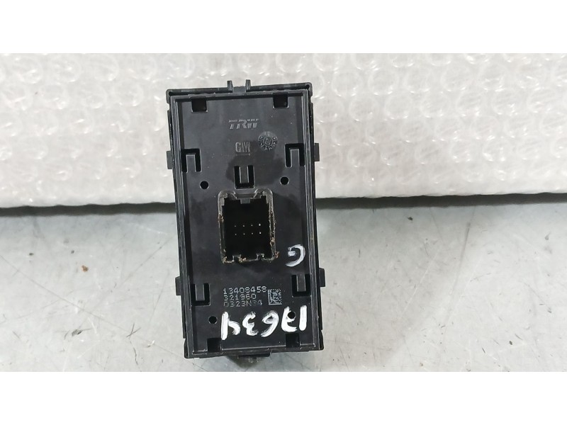 Recambio de mando elevalunas delantero izquierdo para opel astra k (b16) 1.2 turbo (68) referencia OEM IAM 13408458  